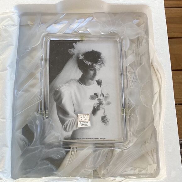Fifth Avenue Crystal Narcissus Frame  5x7” - Picture 3 of 5
